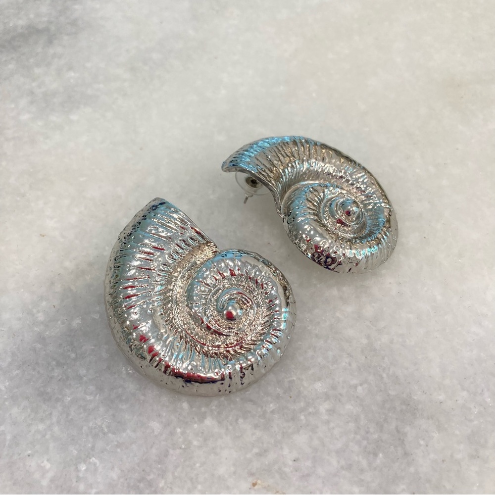 New Silver Tone Large Statement Shell Earrings - image 4
